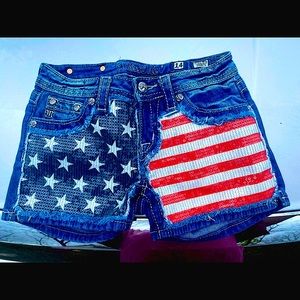 Girls 🇺🇸 Miss Me shorts size 14 worn once so beautiful